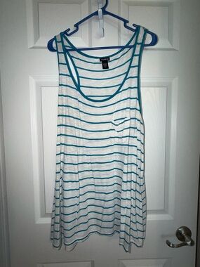 torrid White and Teal Striped Scoop Tank with pocket
